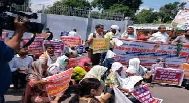 69000+%E0%A4%B6%E0%A4%BF%E0%A4%95%E0%A5%8D%E0%A4%B7%E0%A4%95+%E0%A4%AD%E0%A4%B0%E0%A5%8D%E0%A4%A4%E0%A5%80%3A+%E0%A4%B8%E0%A5%81%E0%A4%AA%E0%A5%8D%E0%A4%B0%E0%A5%80%E0%A4%AE+%E0%A4%95%E0%A5%8B%E0%A4%B0%E0%A5%8D%E0%A4%9F+%E0%A4%AE%E0%A5%87%E0%A4%82+%E0%A4%B8%E0%A5%81%E0%A4%A8%E0%A4%B5%E0%A4%BE%E0%A4%88+%E0%A4%A8+%E0%A4%B9%E0%A5%8B%E0%A4%A8%E0%A5%87+%E0%A4%B8%E0%A5%87+%E0%A4%85%E0%A4%AD%E0%A5%8D%E0%A4%AF%E0%A4%B0%E0%A5%8D%E0%A4%A5%E0%A5%80+%E0%A4%A8%E0%A4%BE%E0%A4%B0%E0%A4%BE%E0%A4%9C%2C+%E0%A4%AC%E0%A5%87%E0%A4%B8%E0%A4%BF%E0%A4%95+%E0%A4%B6%E0%A4%BF%E0%A4%95%E0%A5%8D%E0%A4%B7%E0%A4%BE+%E0%A4%AE%E0%A4%82%E0%A4%A4%E0%A5%8D%E0%A4%B0%E0%A5%80+%E0%A4%95%E0%A4%BE+%E0%A4%86%E0%A4%B5%E0%A4%BE%E0%A4%B8+%E0%A4%98%E0%A5%87%E0%A4%B0%E0%A4%95%E0%A4%B0+%E0%A4%95%E0%A5%80+%E0%A4%A8%E0%A4%BE%E0%A4%B0%E0%A5%87%E0%A4%AC%E0%A4%BE%E0%A4%9C%E0%A5%80