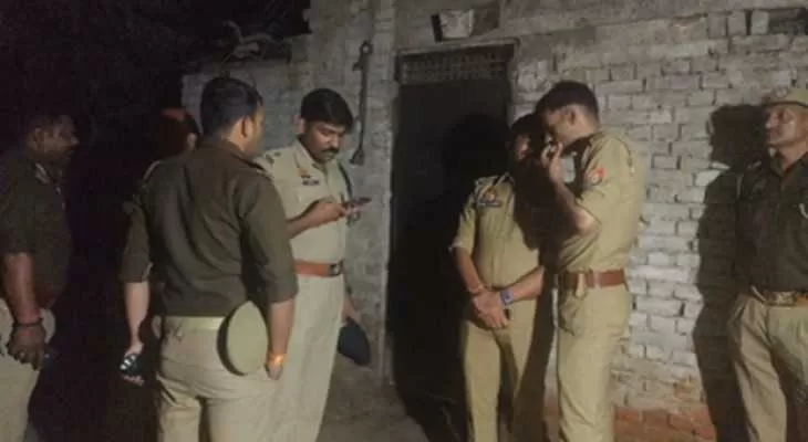UP Crime News: दिव्यांग मां और बेटे की बेरहमी से हत्या, वारदात के बाद कपड़े फाड़कर भागा आरोपी