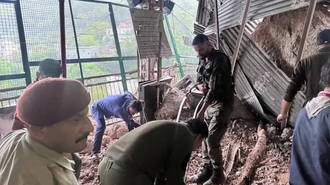 %E0%A4%9C%E0%A4%AE%E0%A5%8D%E0%A4%AE%E0%A5%82+%E0%A4%AC%E0%A4%BE%E0%A4%B0%E0%A4%BF%E0%A4%B6%3A+%E0%A4%B6%E0%A5%8D%E0%A4%B0%E0%A5%80%E0%A4%A8%E0%A4%97%E0%A4%B0+%E0%A4%AE%E0%A5%87%E0%A4%82+%E0%A4%AC%E0%A4%BE%E0%A4%A2%E0%A4%BC+%E0%A4%9C%E0%A5%88%E0%A4%B8%E0%A5%87+%E0%A4%B9%E0%A4%BE%E0%A4%B2%E0%A4%BE%E0%A4%A4...+%E0%A4%AC%E0%A4%BF%E0%A4%9C%E0%A4%B2%E0%A5%80%2C+%E0%A4%AA%E0%A4%BE%E0%A4%A8%E0%A5%80%2C+%E0%A4%AF%E0%A4%BE%E0%A4%A4%E0%A4%BE%E0%A4%AF%E0%A4%BE%E0%A4%A4+%E0%A4%94%E0%A4%B0+%E0%A4%87%E0%A4%82%E0%A4%9F%E0%A4%B0%E0%A4%A8%E0%A5%87%E0%A4%9F+%E0%A4%95%E0%A5%80+%E0%A4%B8%E0%A4%AE%E0%A4%B8%E0%A5%8D%E0%A4%AF%E0%A4%BE%2C+%E0%A4%86%E0%A4%9C+%E0%A4%94%E0%A4%B0+%E0%A4%95%E0%A4%B2+%E0%A4%AD%E0%A4%BE%E0%A4%B0%E0%A5%80+%E0%A4%AC%E0%A4%BE%E0%A4%B0%E0%A4%BF%E0%A4%B6+%E0%A4%95%E0%A5%87+%E0%A4%86%E0%A4%B8%E0%A4%BE%E0%A4%B0